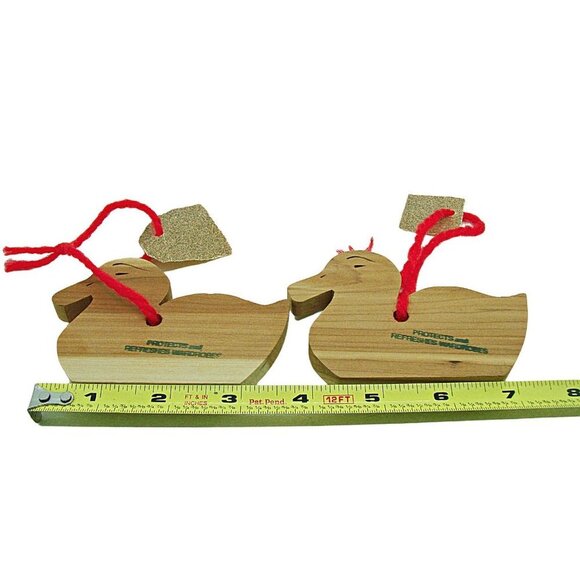 Sand and Sniff 2 Cedar Wood Ducks Protects And Refreshes Wardrobes Drawers - Picture 6 of 10